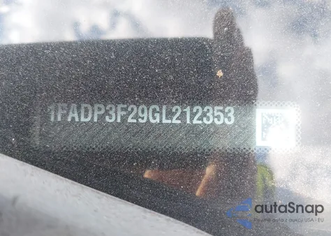 2016 Ford Focus Se z USA, uszkodzony, nr VIN 1FADP3F29GL212353